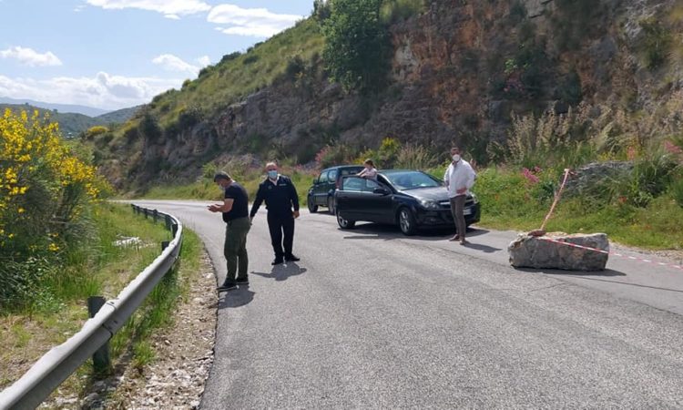 Un telo anti-grandine per le auto: imprenditori di Cassino alla conquista  del mercato - ExtraTv Live